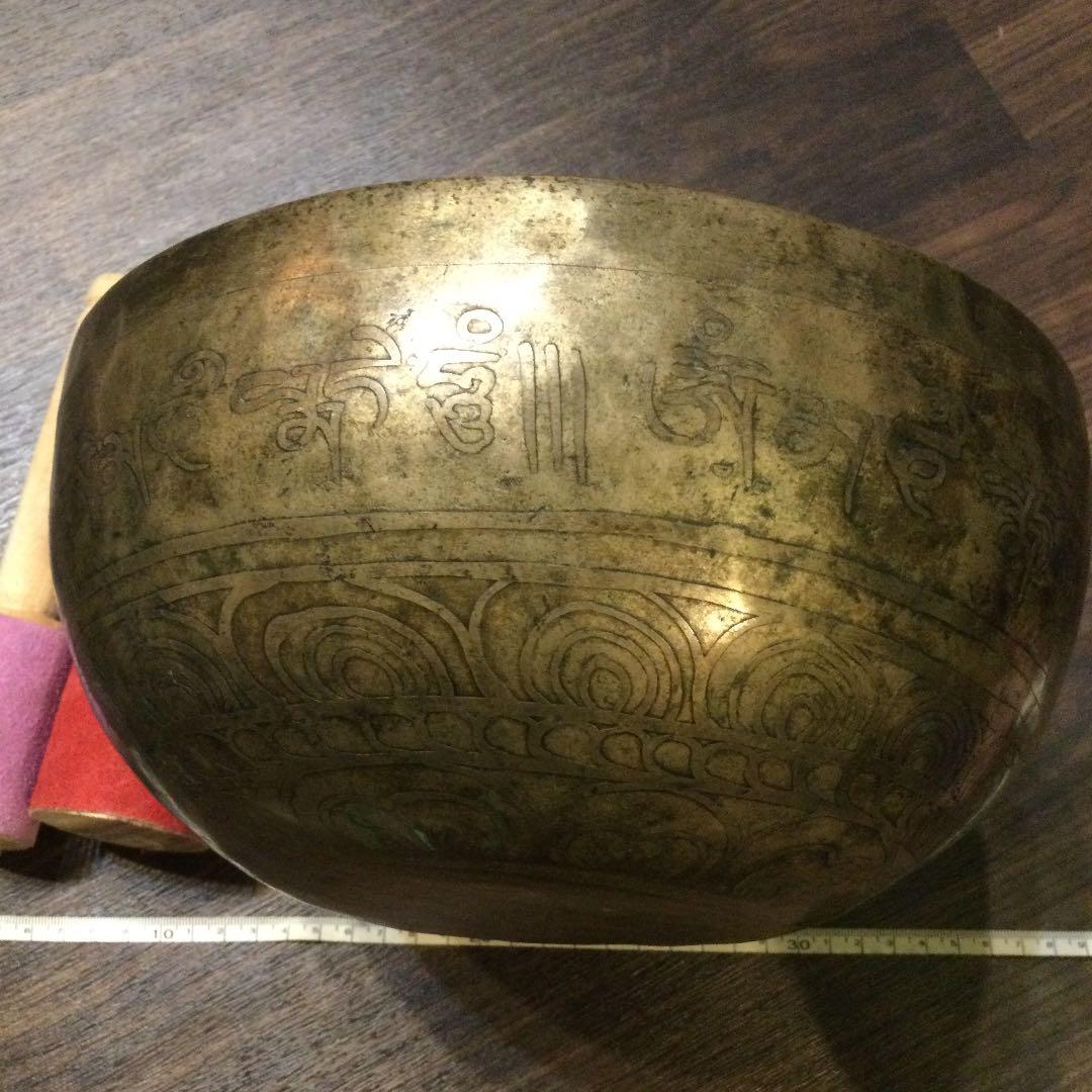 まーまーでっかいアンティークオールドシンギングボウル チベタン仏陀　23.5cm