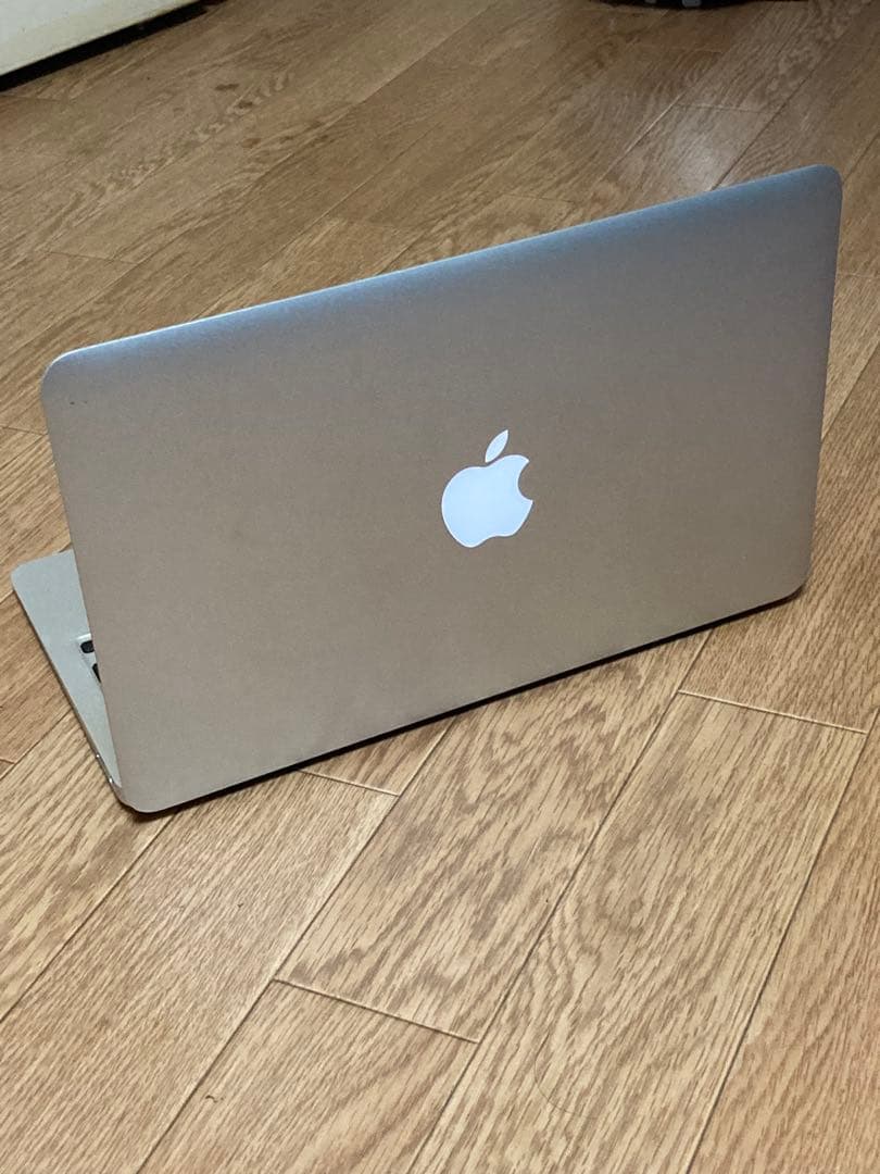 Apple MacBook Air 11インチ シルバー