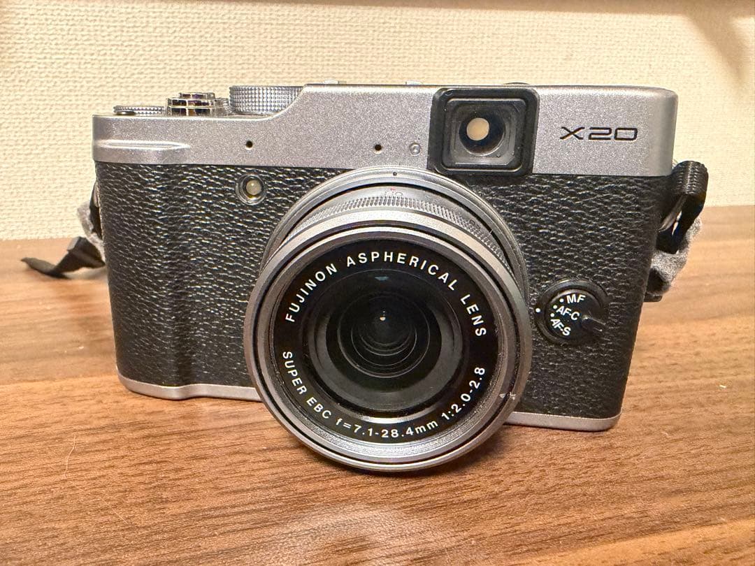 【美品】FUJIFILM x20