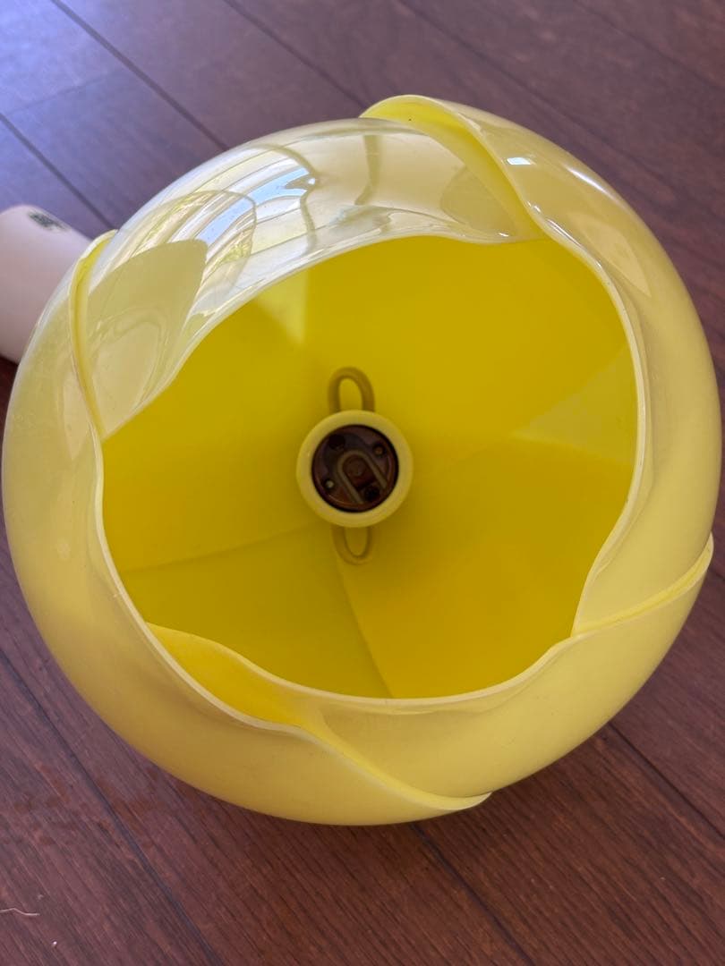 昭和レトロ　吊り下げ照明　黄色チューリップ型ペンダントライト　イエロー