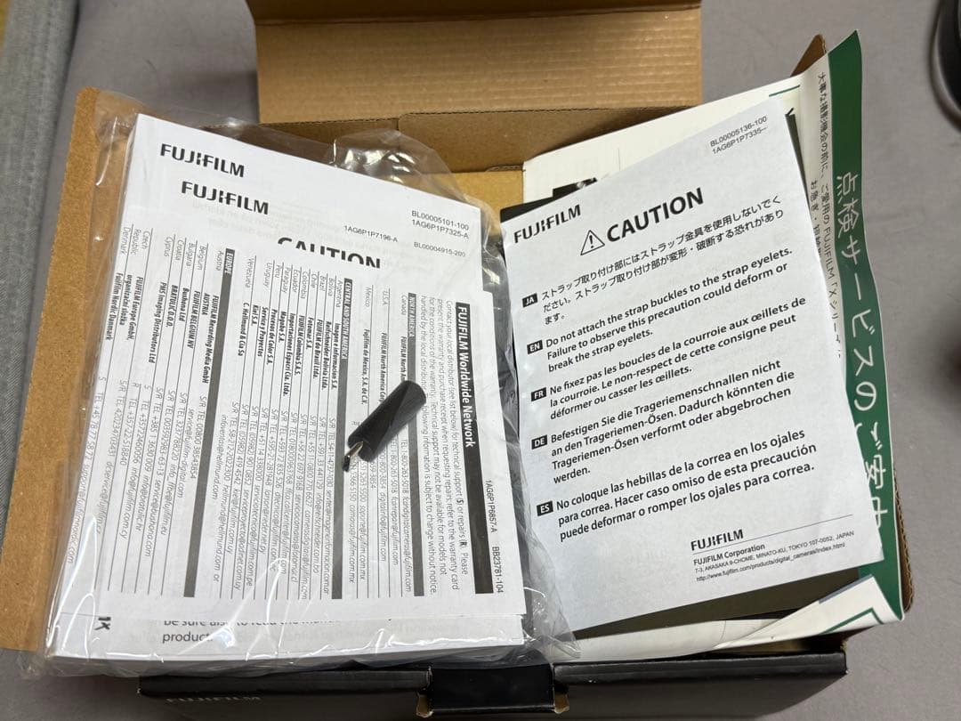 FUJIFILM X-E4 シルバー本体➕レンズ 2個