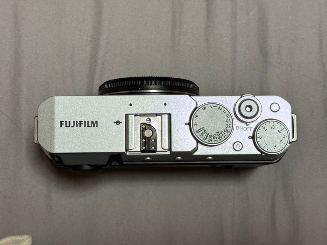 FUJIFILM X-E4 シルバー本体➕レンズ 2個