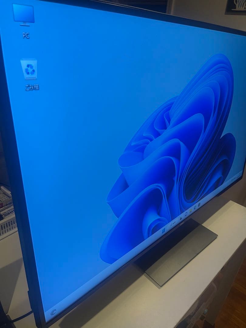 DELL 43inch モニター　U4320Q