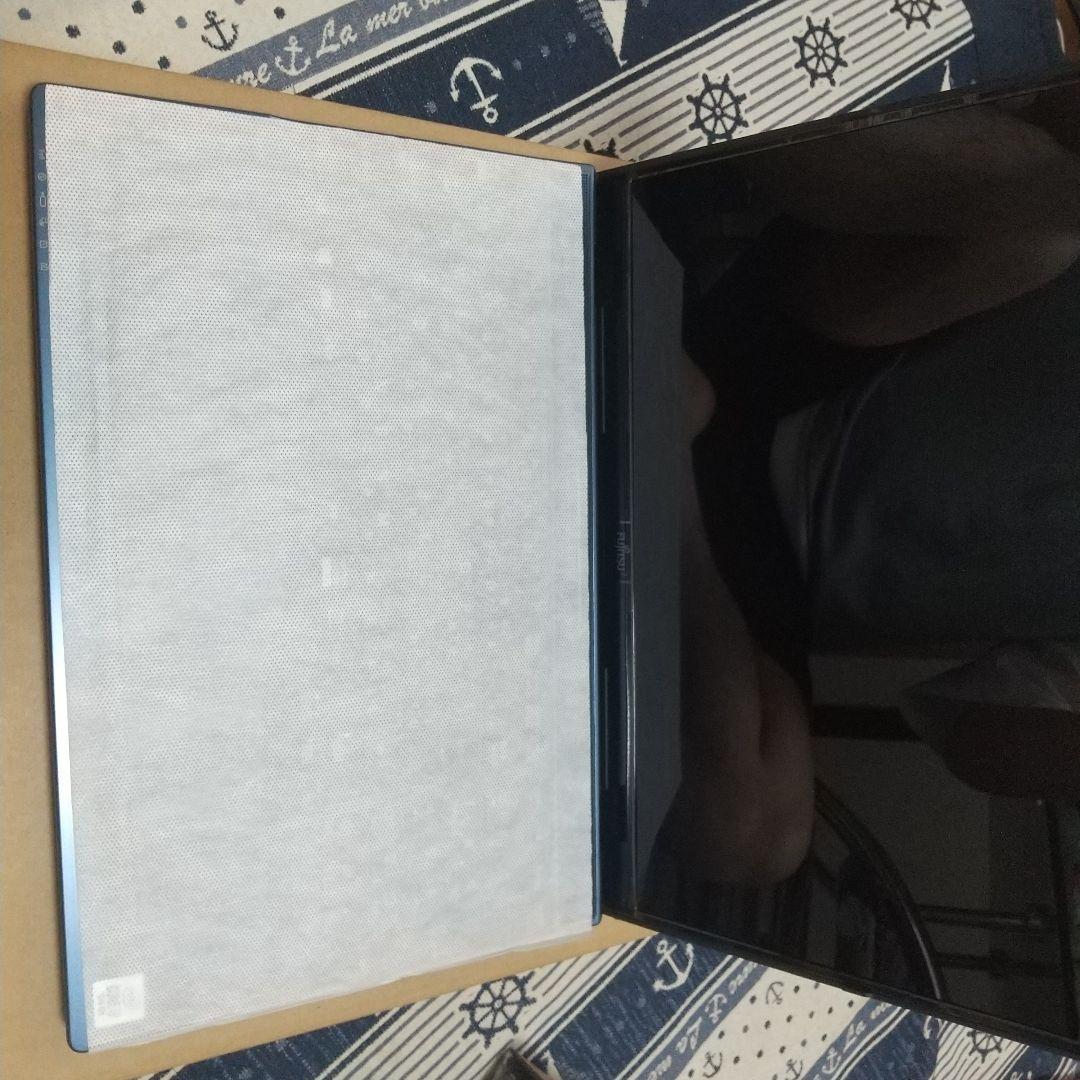 富士通未使用品FMVA77E2L