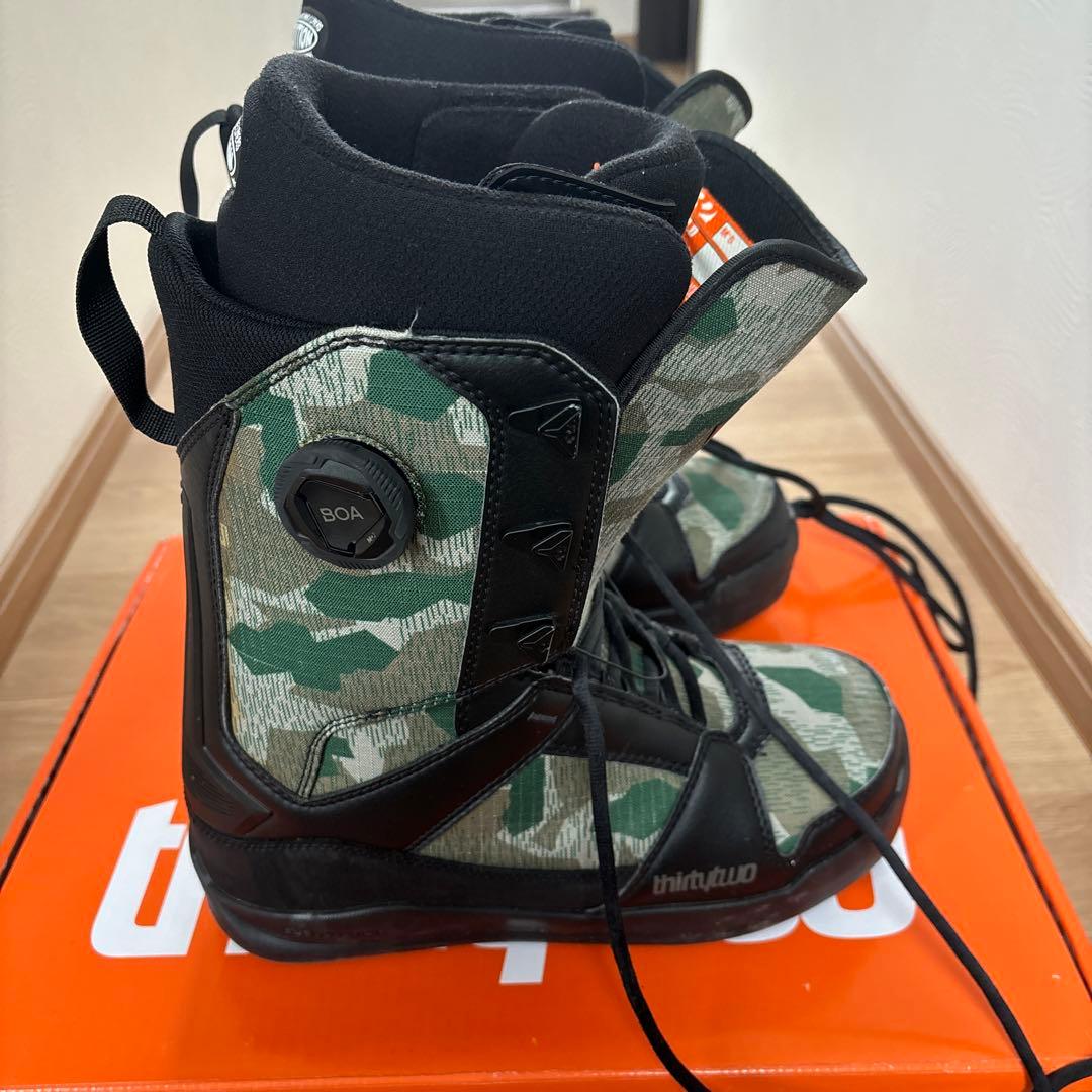 thirtytwo DIESEL HYBRID 迷彩 スノーボードブーツ