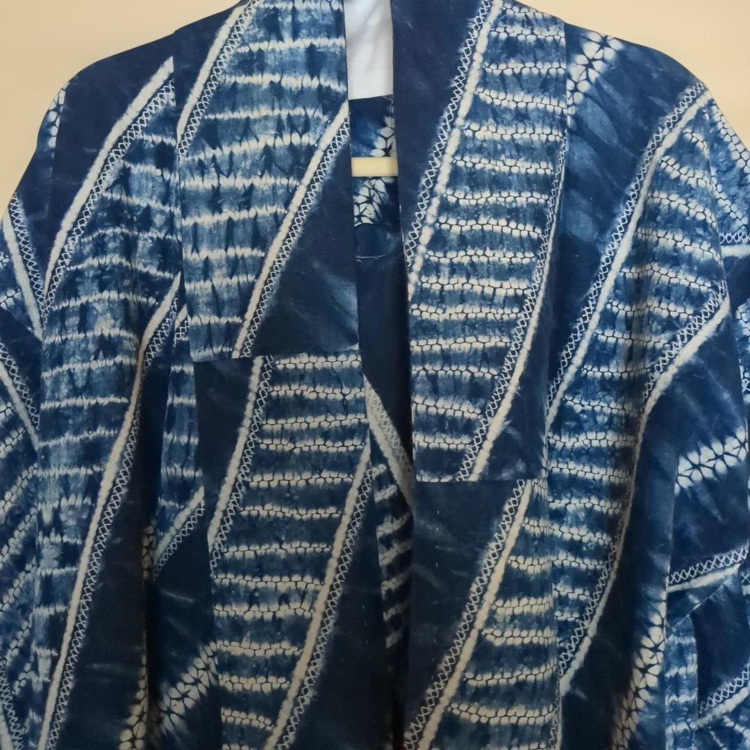 ネイビーとホワイトの絞り浴衣