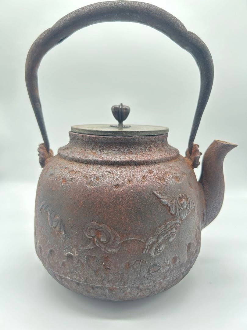 鉄瓶 装飾的な彫刻 容量2500水漏れ無