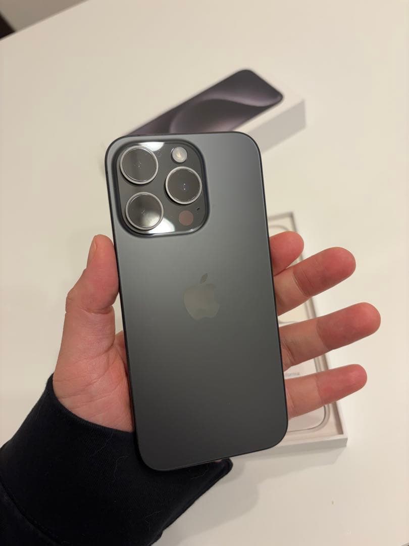 【美品】iPhone 15 Pro 256GB／国内版SIMフリー