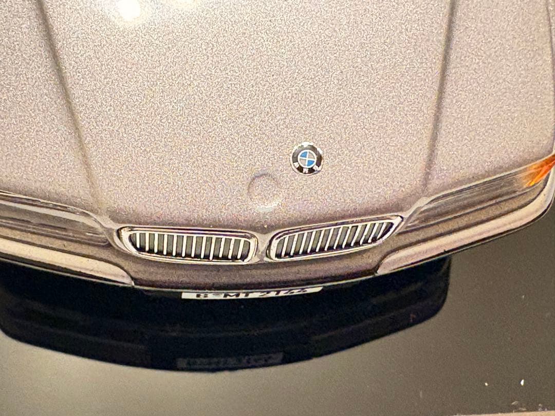 BMW 750iL 1/24 007 ジェームズボンド トゥモロー・ネバー・ダイ