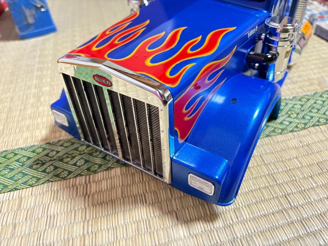 タミヤ 1/10RC 4×4×4 モンスタートラック ブルヘッド 塗装済みボディ