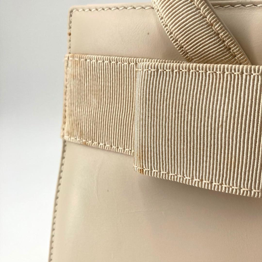 サルヴァトーレフェラガモ ヴァラ 2way レザー ハンドバッグ オフホワイト