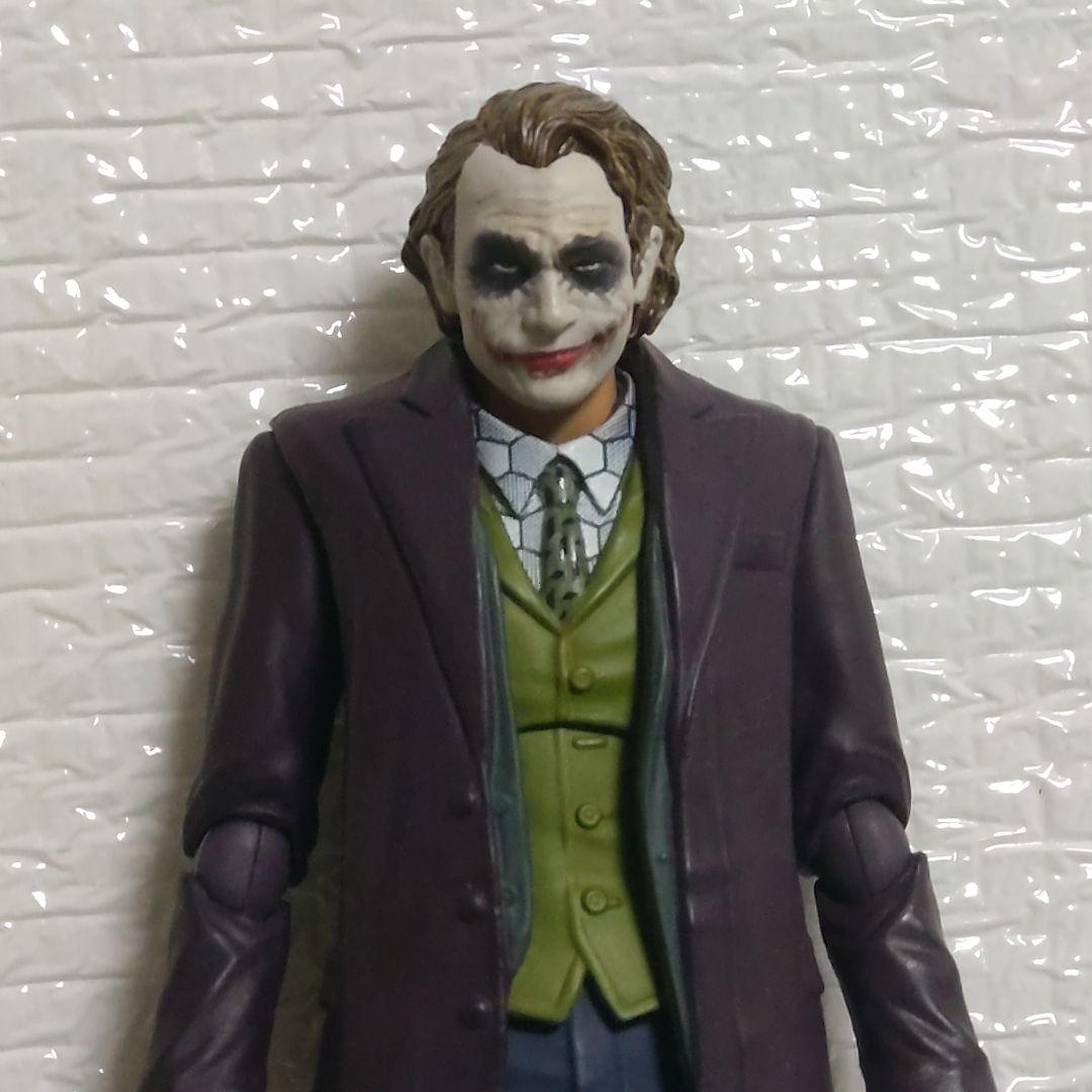 S.Hフィギュアーツ 　ジョーカー( The Dark Knight)