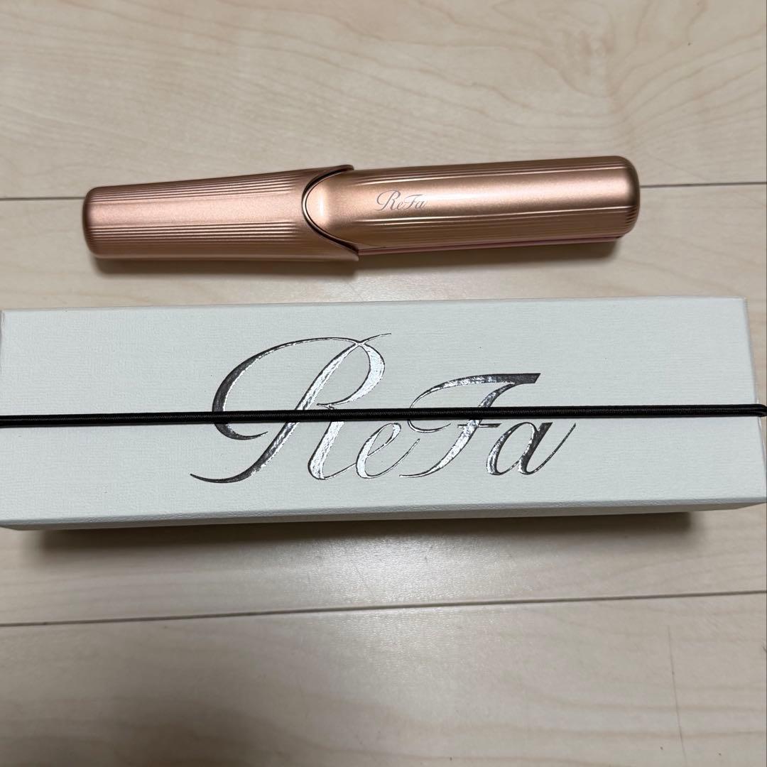 リファ　コードレスアイロン