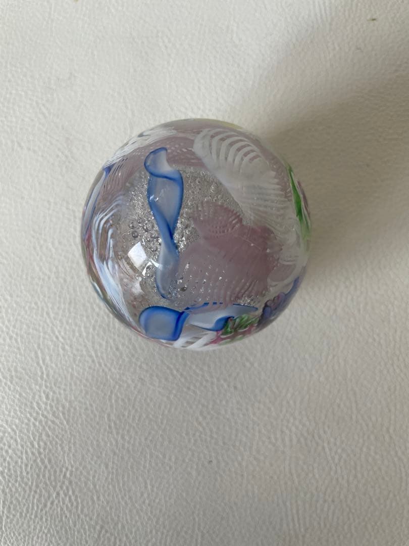 ベネチアンガラス エッグ型 ペーパーウエイト 文鎮 ラッティチーノ模様 ツイスト