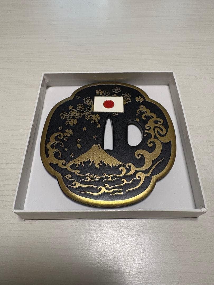 陸上自衛隊 刀 鍔 富士山デザイン JSDF刻印 重さ204g 文鎮 記念品