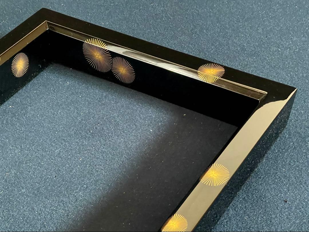 【美品】「祖」 唐松 蒔絵 炉縁 真塗 茶道具 紙箱 (1126あ④)