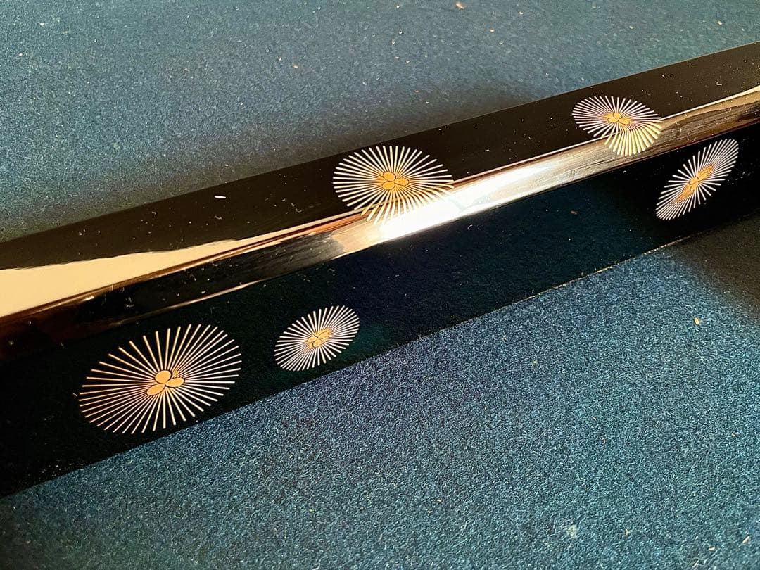 【美品】「祖」 唐松 蒔絵 炉縁 真塗 茶道具 紙箱 (1126あ④)