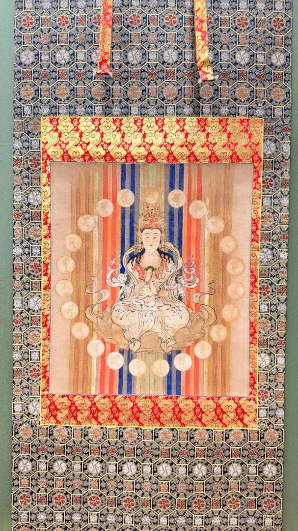 真言宗系 密教仏画 白衣観音（宝冠観音） 宝珠光輪 掛軸 原装完備 昭和期