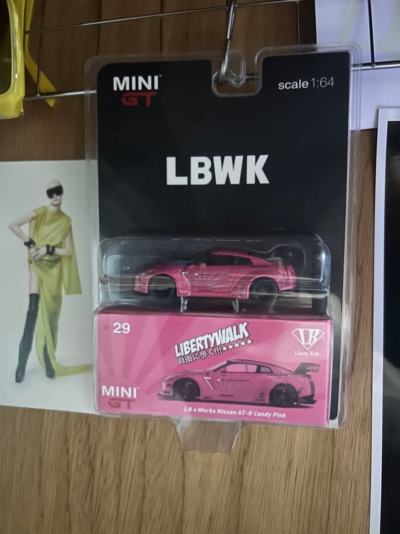 希少！MINIGT LBWK R35 Nissan GT-R CandyPink