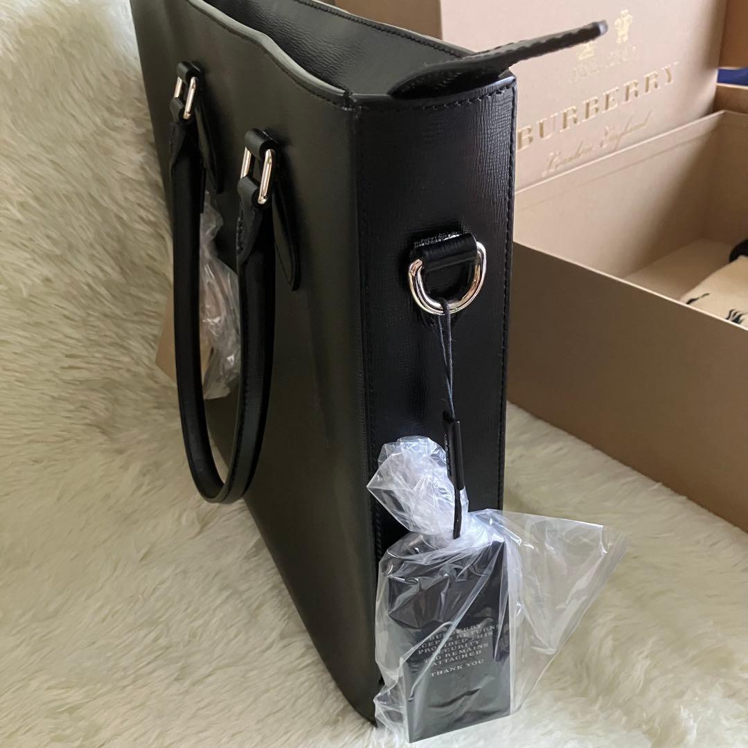 バーバリー　訳あり　タグ付き未使用　2WAY 保存袋　化粧箱　ビジネス　トート