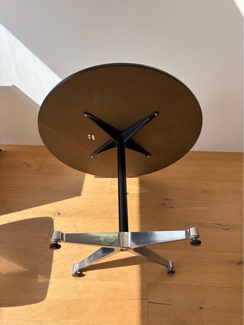 イームズ　テーブル　コントラクトベース　丸テーブル