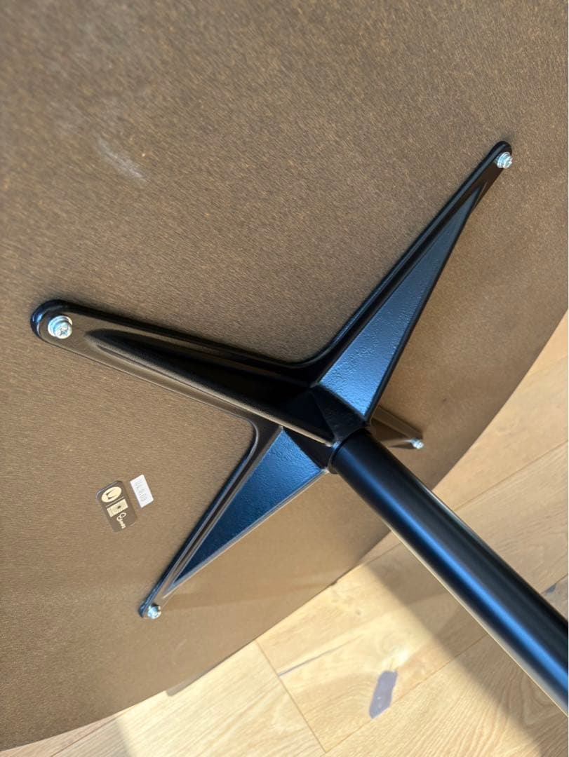 イームズ　テーブル　コントラクトベース　丸テーブル