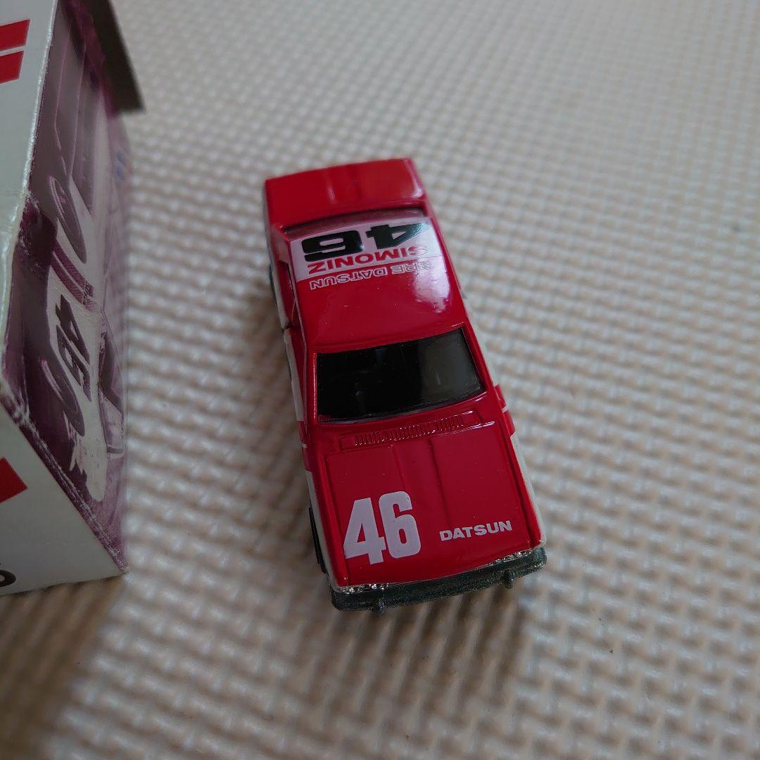 トミカ ダットサン ブルーバード