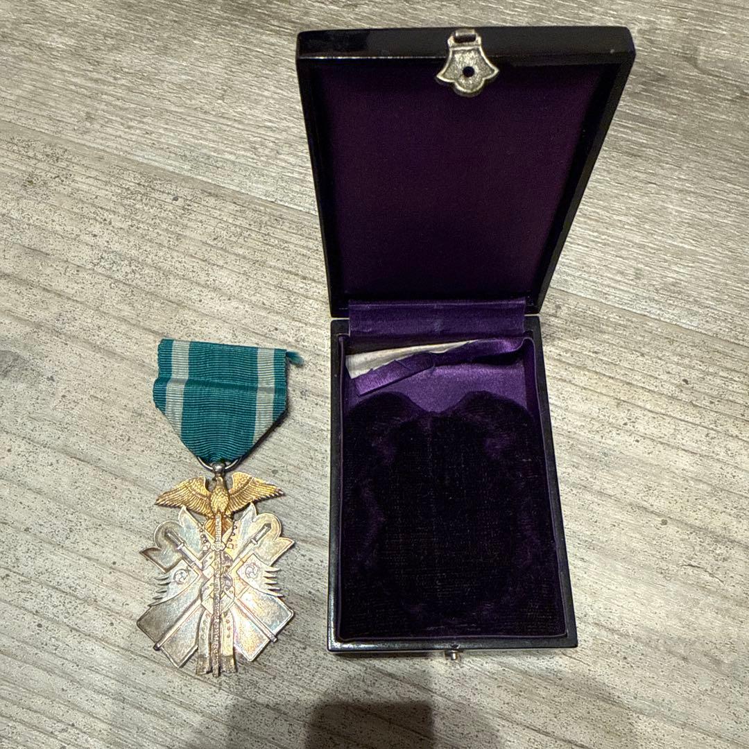 勲七級金鵄勲章勲章