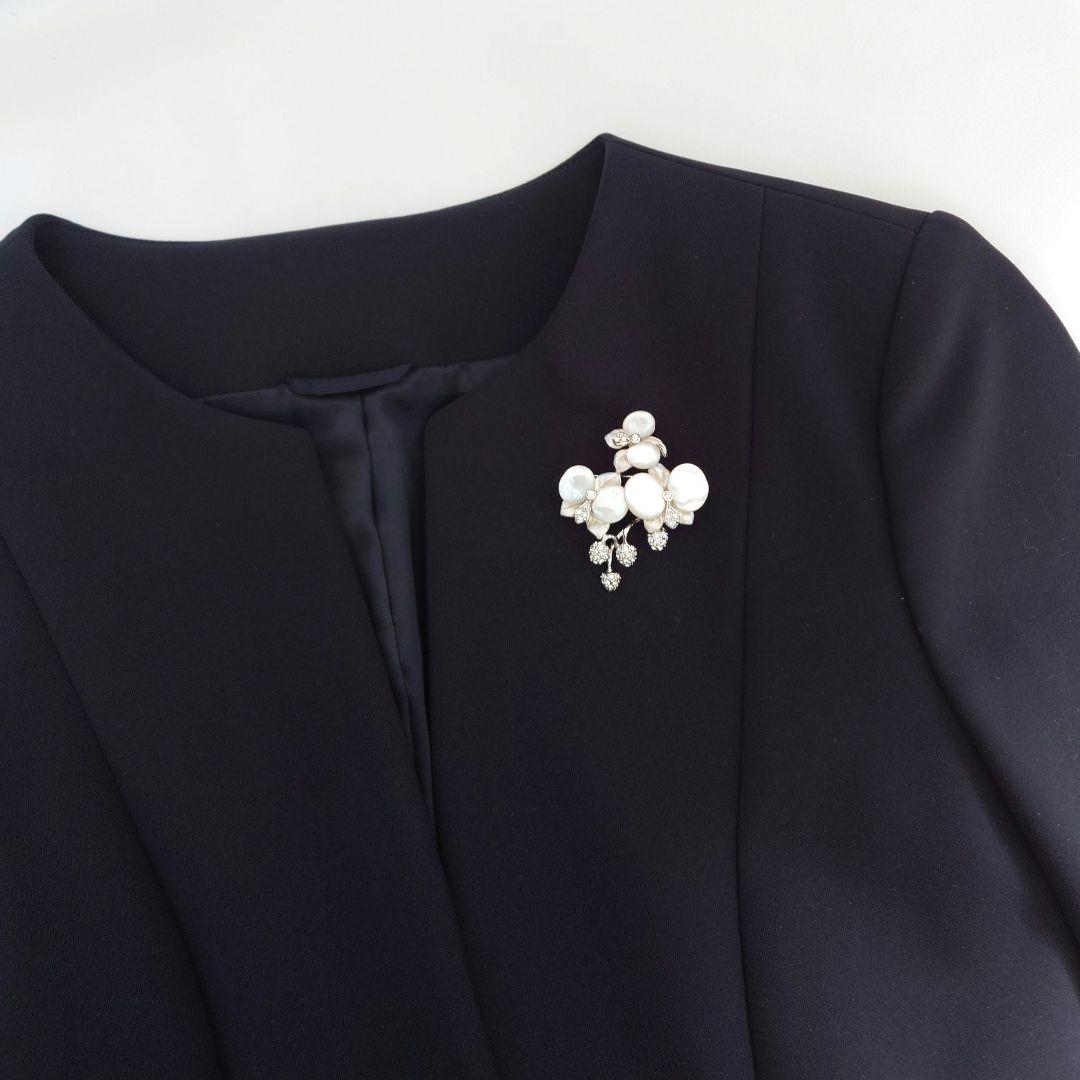 ヴァンドームブティック　ブローチ　胡蝶蘭　白蝶貝