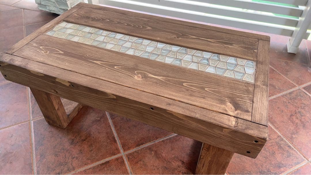 モザイクタイルローテーブル　ナチュラル　ウォルナット塗装