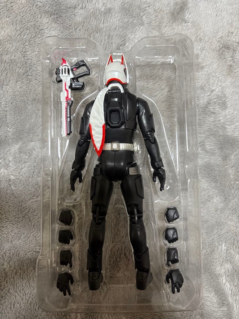 T*a様 S.H.Figuarts 仮面ライダーギーツ マグナムブーストフォーム