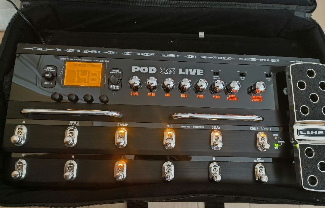 LINE6 POD X3 LIVE 箱、ソフトケース付き