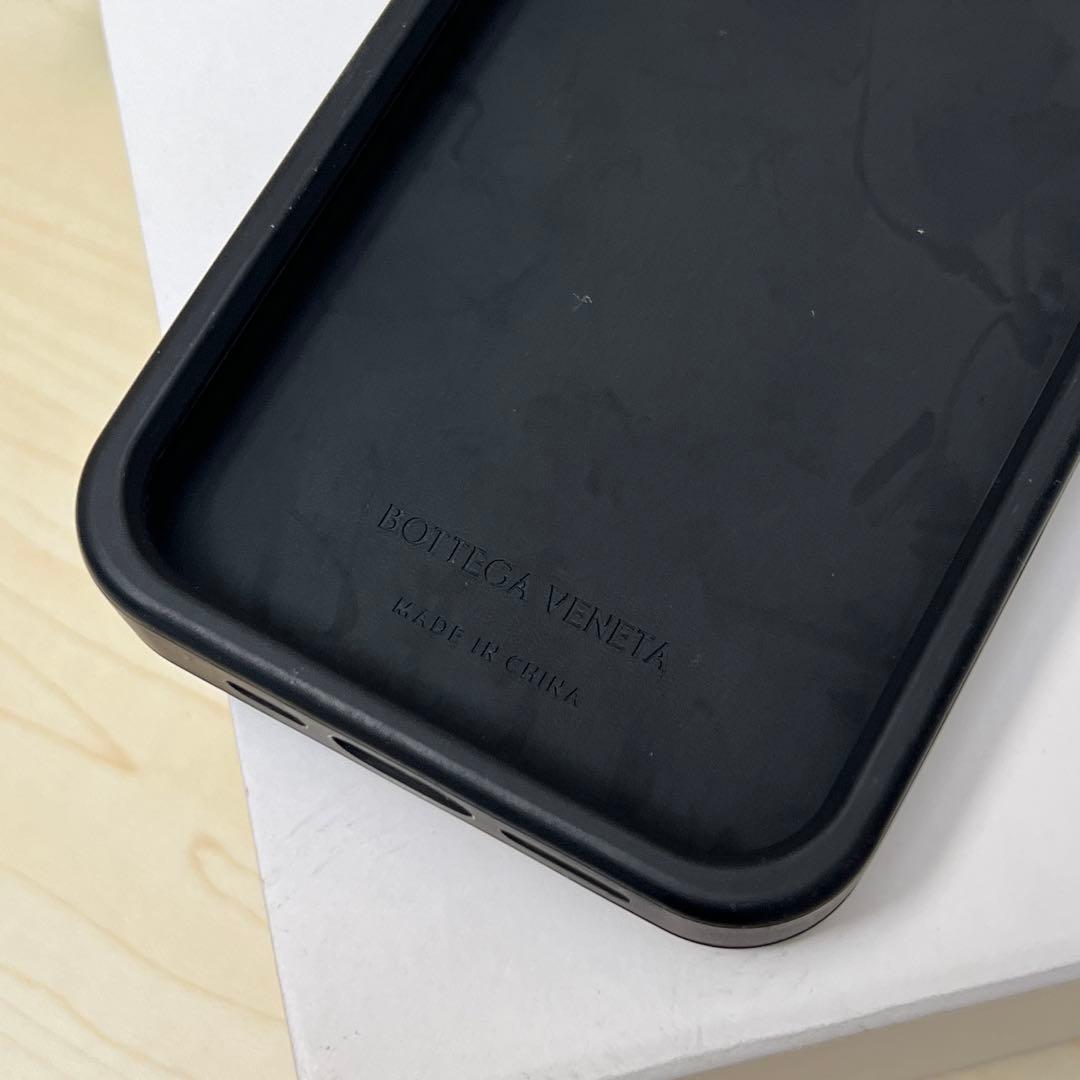 ボッテガヴェネタ iPhone16proケース ブラック イントレチャート