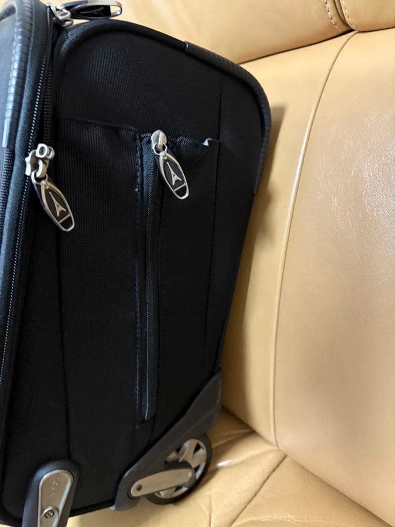 週末値下げTravelpro Crew10 Rolling Tote