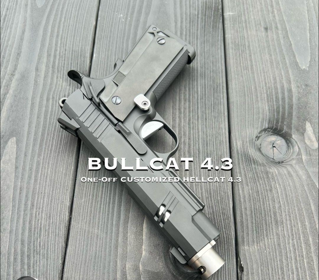 carbon8 ヘルキャットカスタム　CO2ガスガン