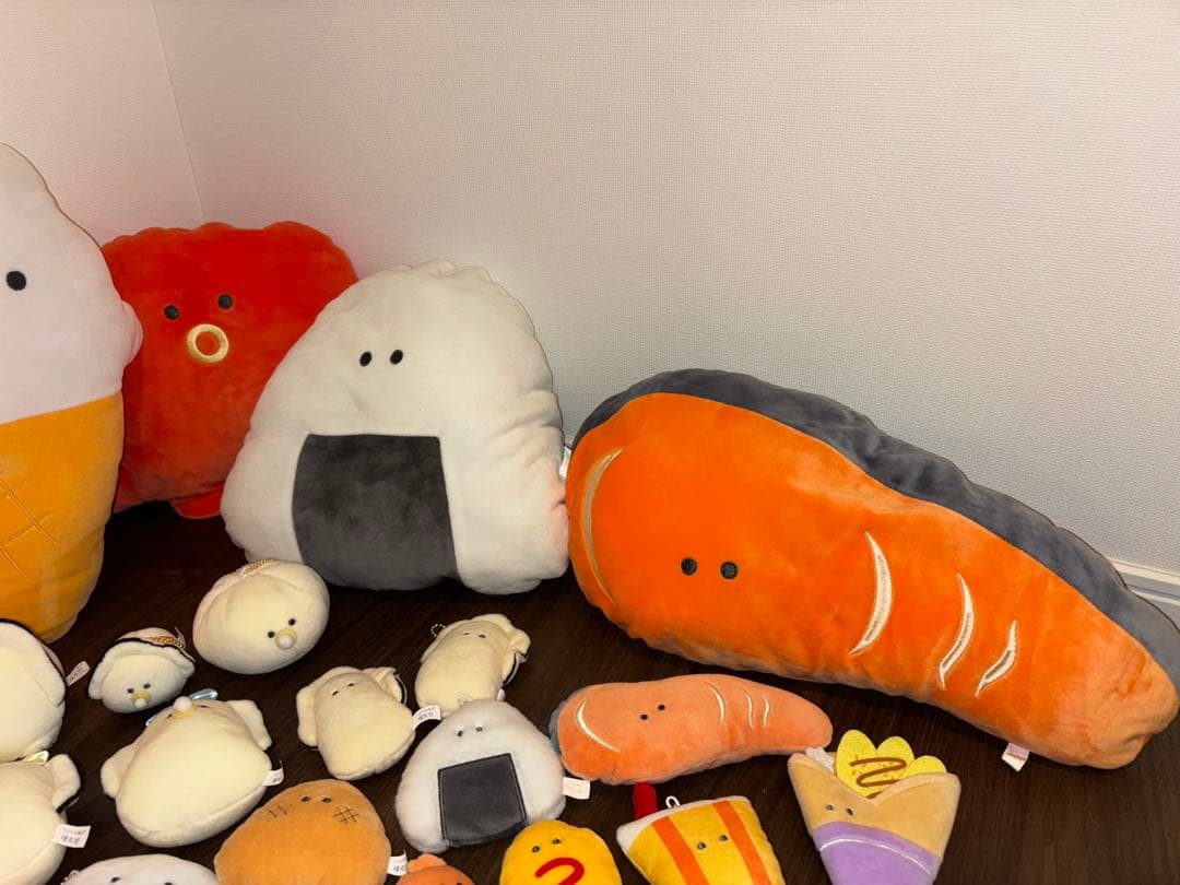 つぶらな瞳シリーズ ぬいぐるみ　マスコット　セット 70点