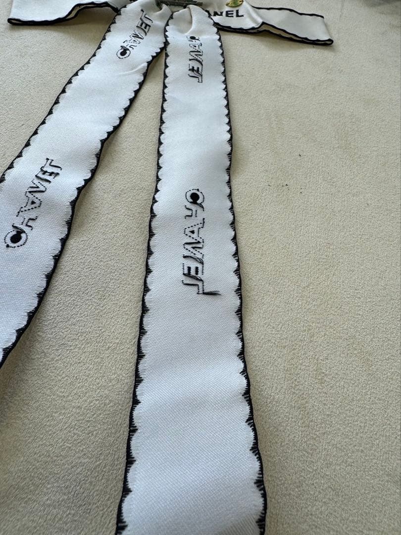 G267 シャネル ブローチ リボン ホワイト