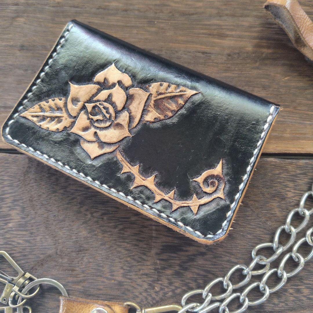 ミドルサイズ トラッカーウォレット 手染め 黒×ナチュラル 薔薇