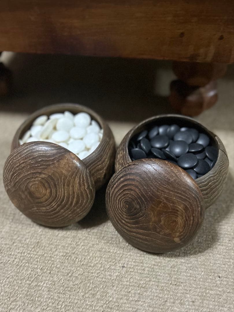 木製囲碁盤と白黒石セット