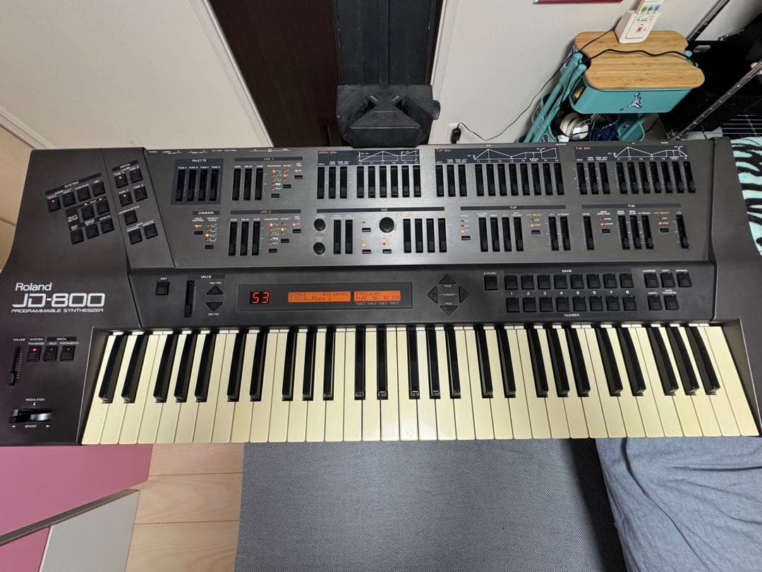 名曲を生んできた名機Roland JD-800とULTIMATEスタンドセット