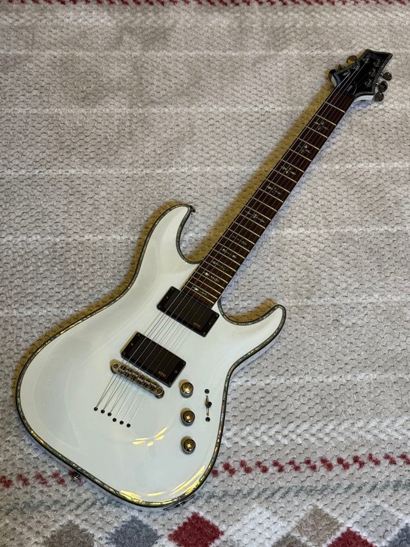 SCHECTER ダイヤモンドシリーズ HELLRAISER C-1 WHITE