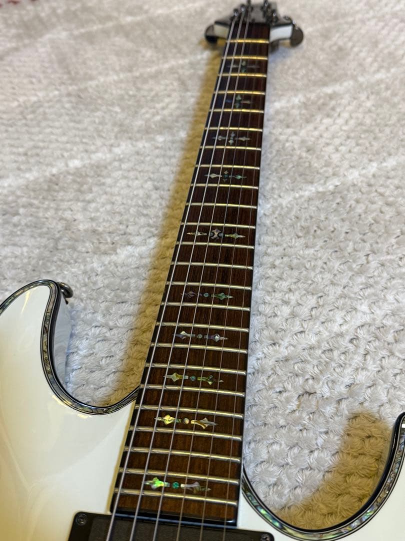SCHECTER ダイヤモンドシリーズ HELLRAISER C-1 WHITE