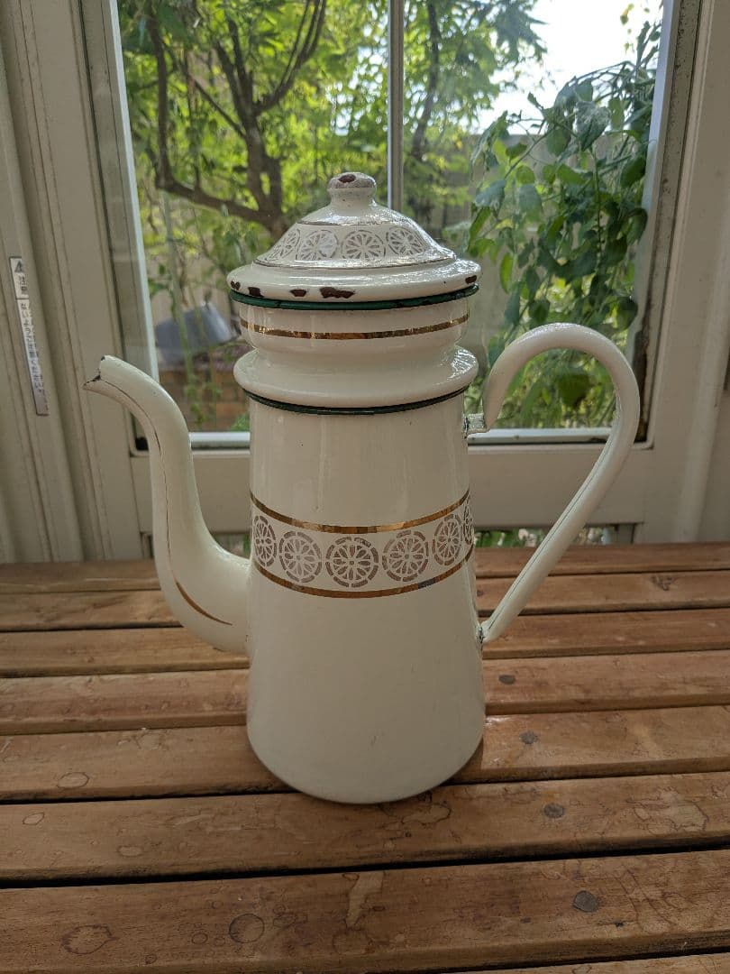 アンティーク　オフホワイト エナメル コーヒーポット