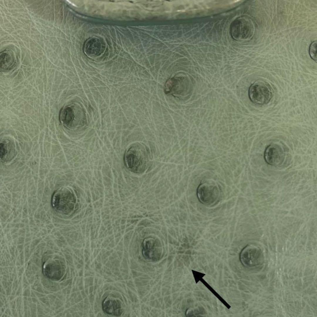 【kanmi✩.*˚】PRADA 二つ折り財布　オーストリッチ