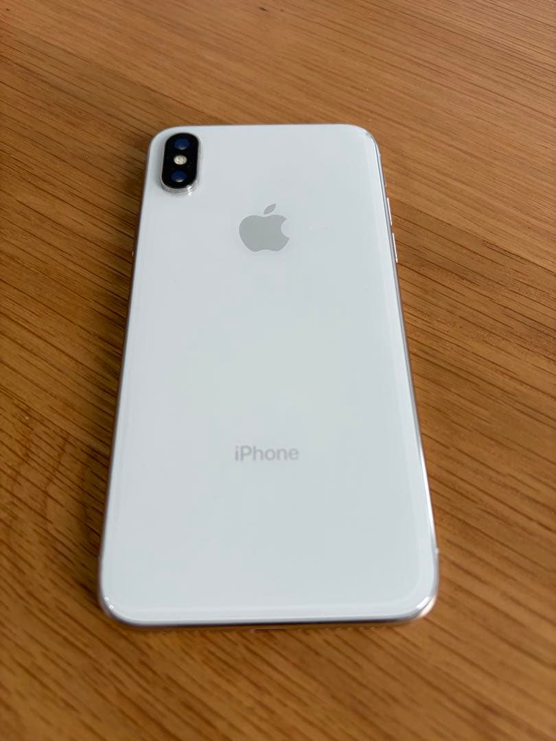 限定値下げ中Apple iPhone X 64GB ホワイト 画面にひびあり