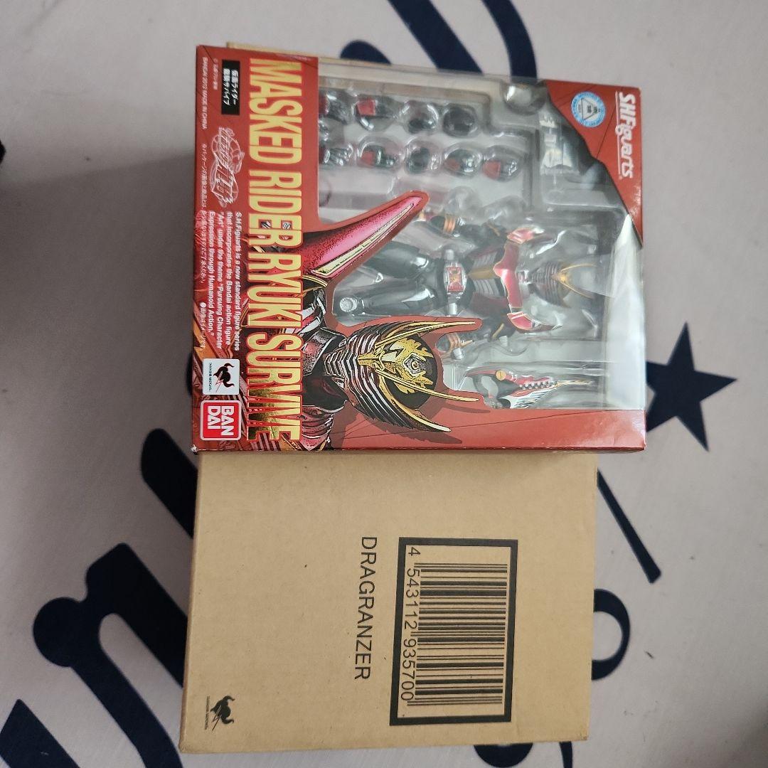 s.hフィギュアーツ 仮面ライダー龍騎サバイブ ドラグランザー