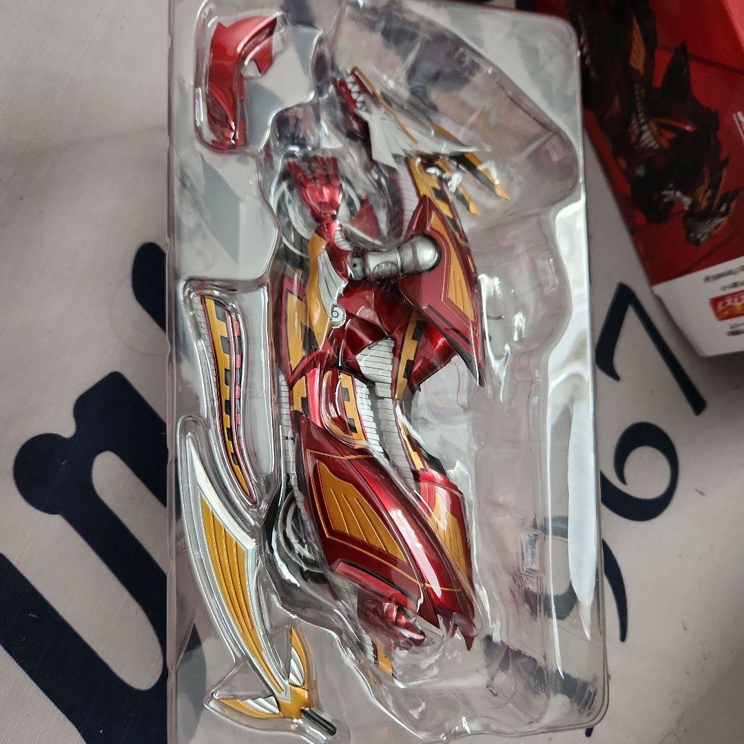 s.hフィギュアーツ 仮面ライダー龍騎サバイブ ドラグランザー