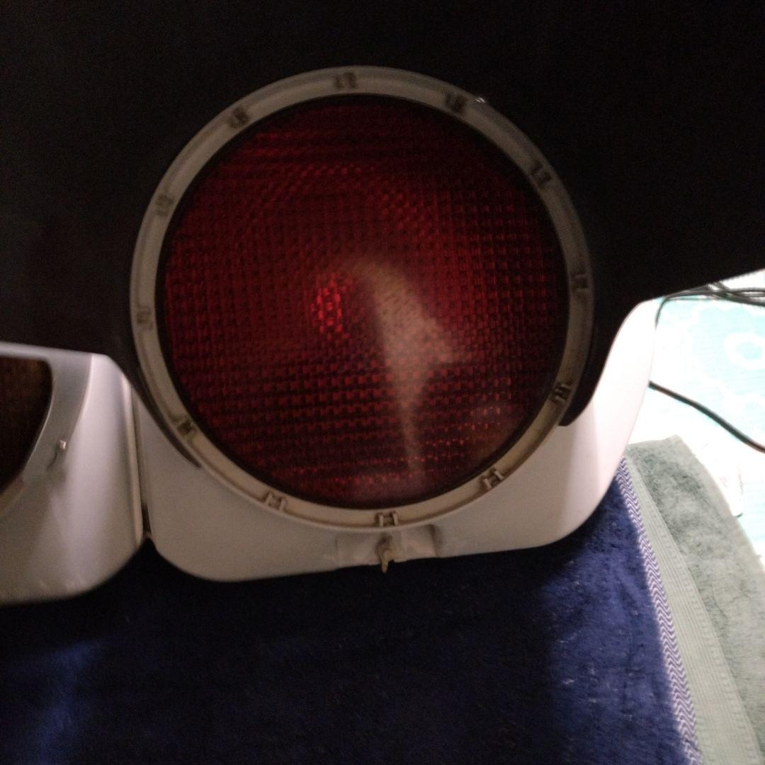 信号機本物小糸工業製の車両信号機西日対策レンズロングフード