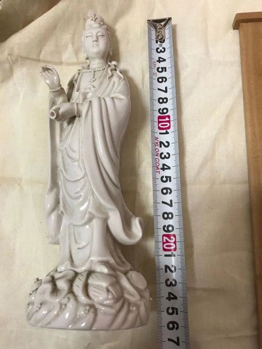 白瓷観音様　時代箱付