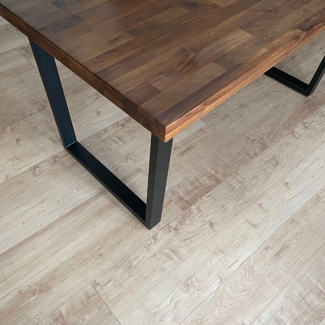 ウォルナット　アイアン　ダイニングテーブル